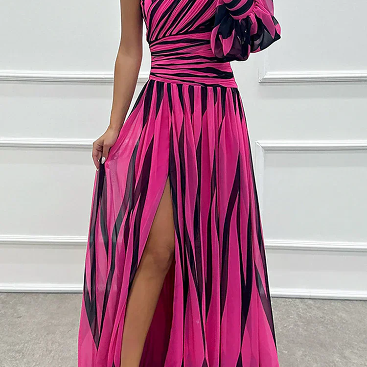 Shiloh - Elegante gestreepte maxi-jurk met één schouder