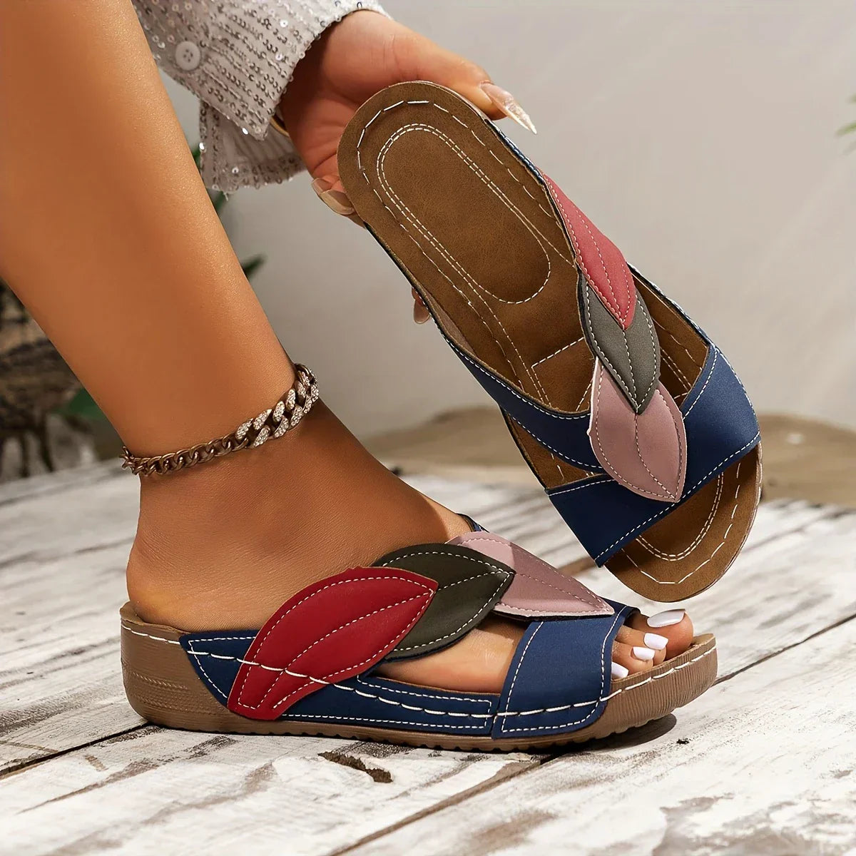 Clara™ – Instapsandalen met bladmotief voor dames